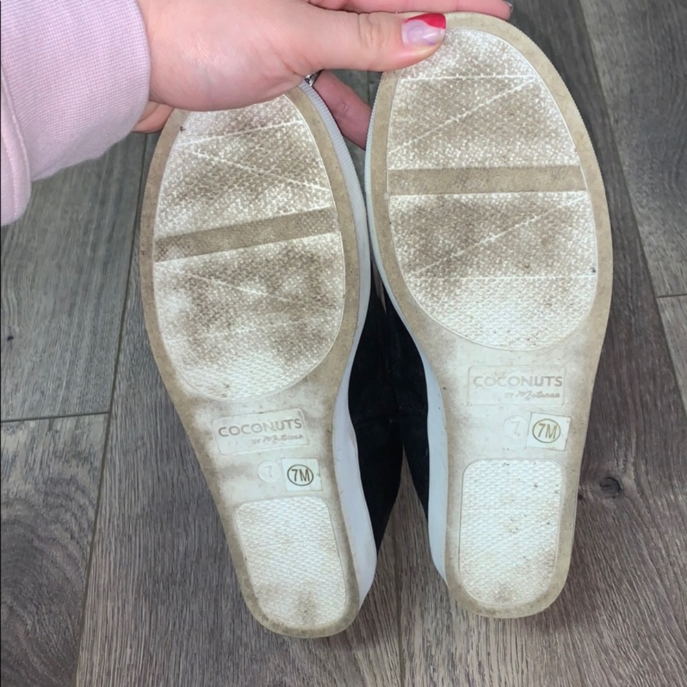 Shoes - Picture 4 of 4